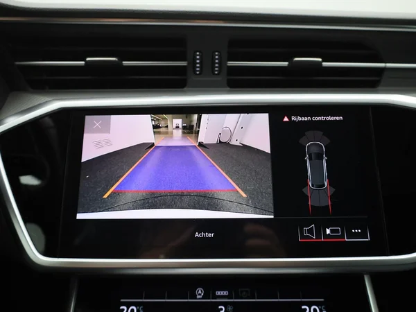 Audi A6 (2022) — foto 27 van 45