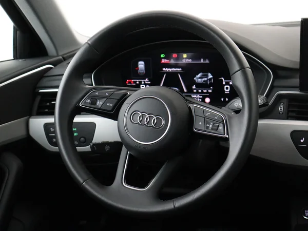 AUDI A4 (2024) — foto 14 van 29