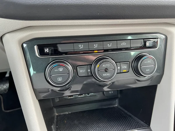 VOLKSWAGEN Tiguan (2019) — foto 4 van 20