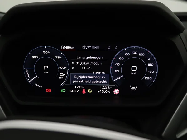 AUDI Q4 Sportback e-tron (2025) — foto 8 van 26