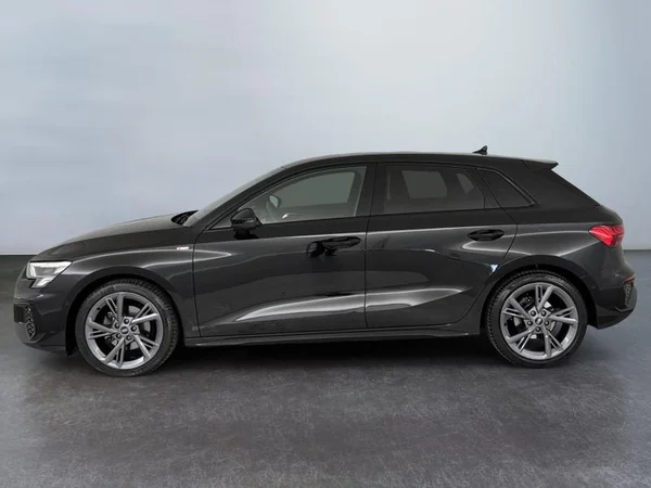 AUDI A3 Sportback (2024) — foto 30 van 34