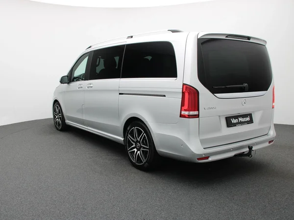 Mercedes-Benz V-Klasse (2022) — foto 12 van 34