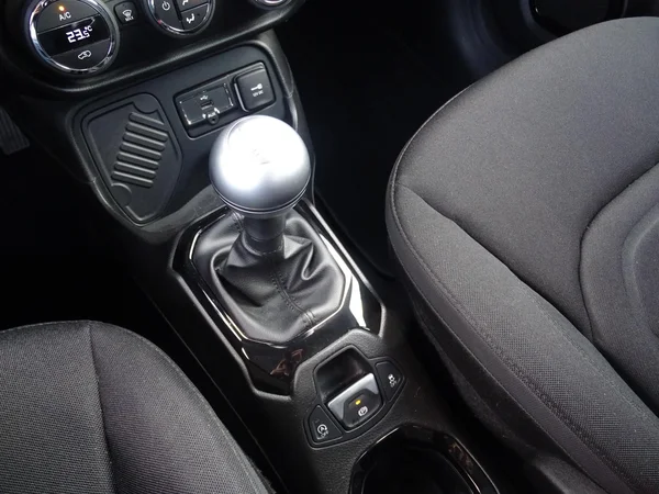 Jeep Renegade (2018) — foto 14 van 27