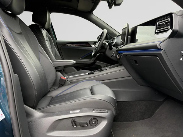 VOLKSWAGEN Tiguan eHybrid (PHEV) (2025) — foto 8 van 24