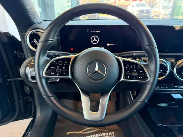 Mercedes-Benz CLA (2022) — foto 13 van 25
