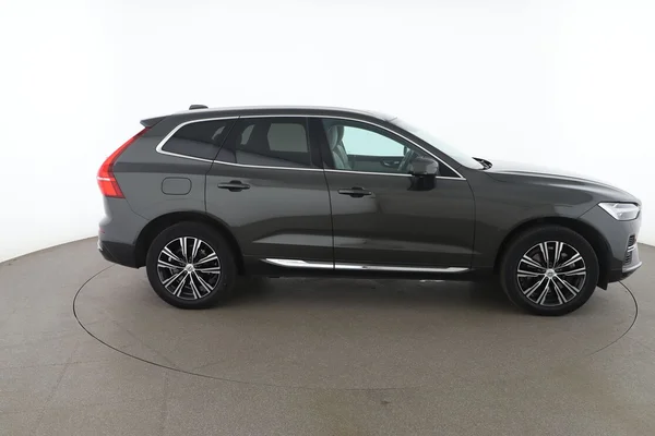 Volvo XC60 (2021) — foto 13 van 16