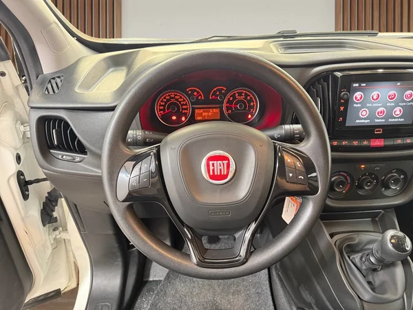 Fiat Doblo (2023) — foto 5 van 27