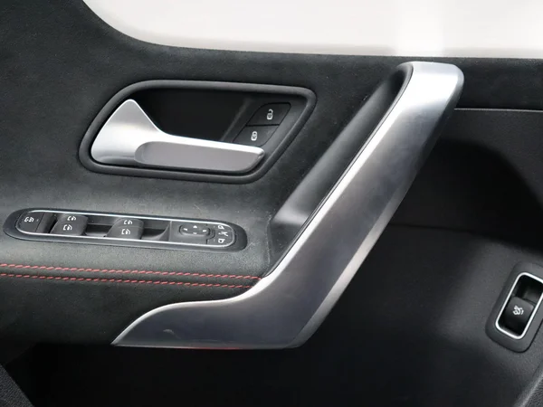 Mercedes-Benz A-Klasse (2022) — foto 2 van 30