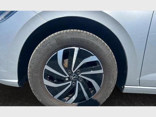 Volkswagen Polo (2023) — foto 23 van 24