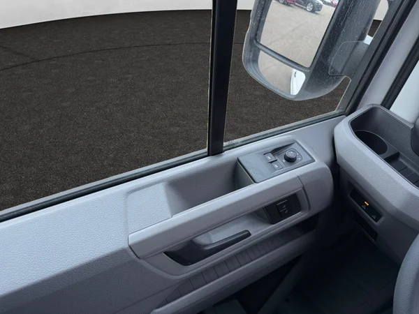 VOLKSWAGEN Crafter 35 Fourgon Mwb Hr (2025) — foto 7 van 15