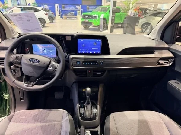 Ford Tourneo Courier (2026) — foto 2 van 12