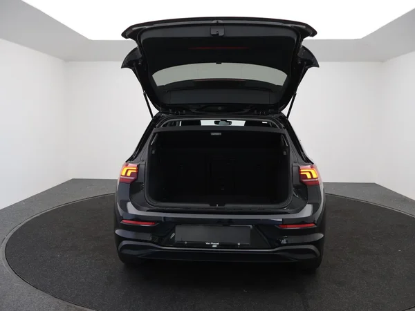 VOLKSWAGEN Golf VIII (2026) — foto 4 van 21