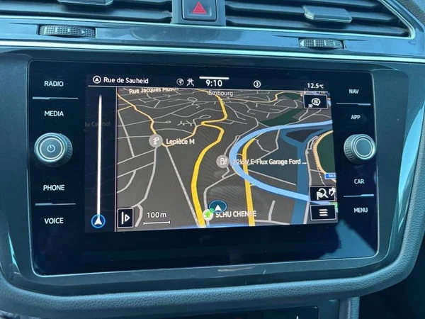 VOLKSWAGEN Tiguan (2022) — foto 7 van 30