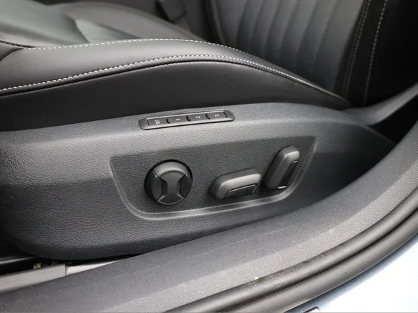 SKODA Superb Combi (2019) — foto 8 van 23