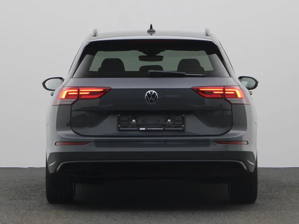 VOLKSWAGEN Golf VIII SW (2024) — foto 16 van 19
