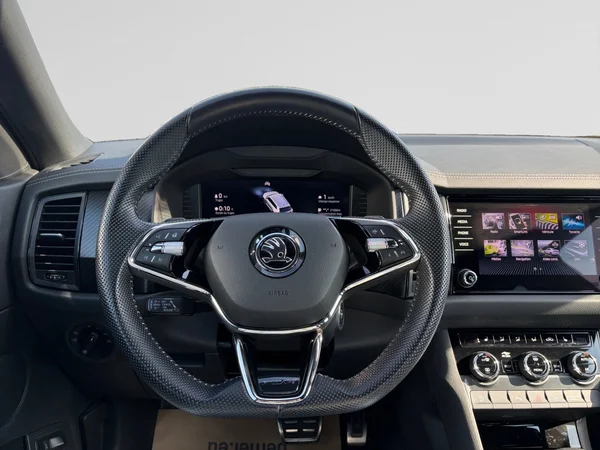 SKODA Kodiaq (2023) — foto 2 van 14