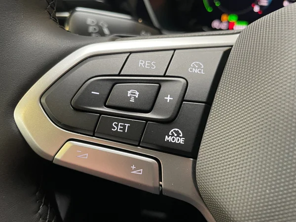 VOLKSWAGEN Caddy Maxi eHybrid (2025) — foto 2 van 14