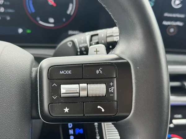 Hyundai Santa Fe (2025) — foto 13 van 29
