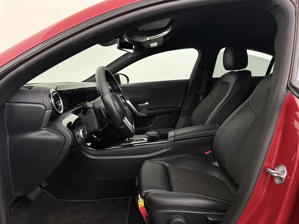 MERCEDES CLA 250 (2022) — foto 2 van 32