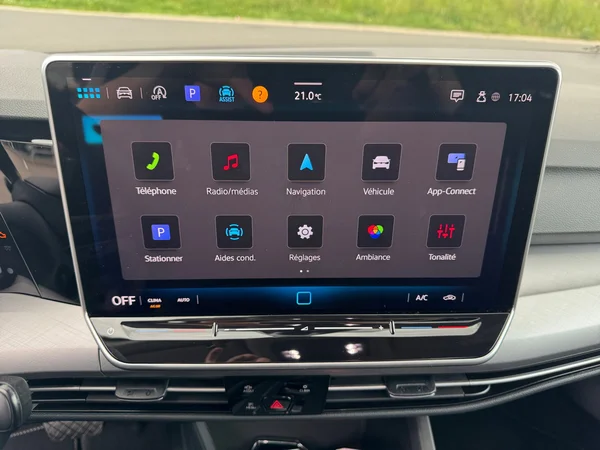 VOLKSWAGEN Golf VIII SW (2025) — foto 14 van 30