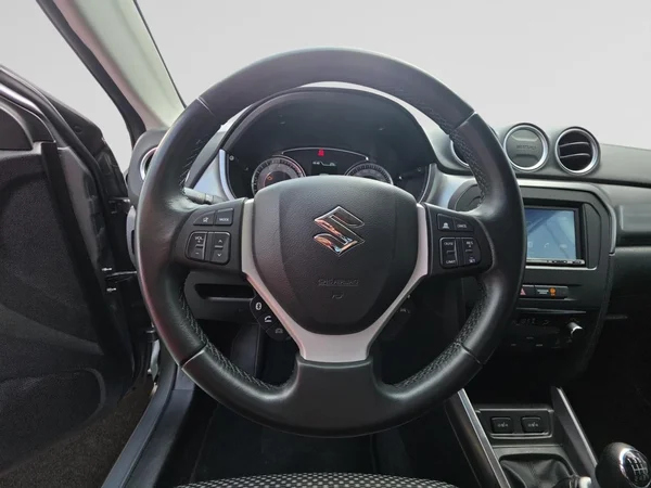SUZUKI Vitara (2021) — foto 4 van 26