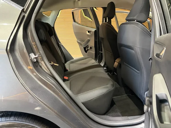 Ford Fiesta (2018) — foto 9 van 23