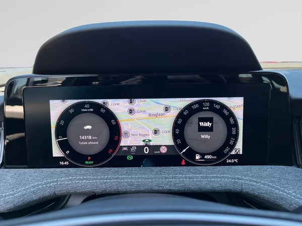 SKODA Superb Combi (2025) — foto 14 van 23