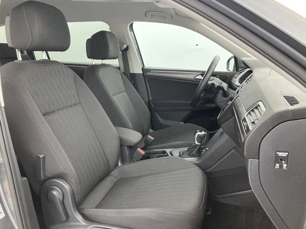 VOLKSWAGEN Tiguan Allspace (2023) — foto 26 van 36