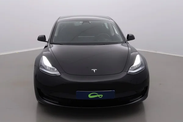 Tesla Model 3 (2023) — foto 39 van 40
