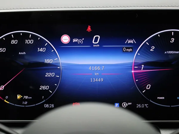 Mercedes-Benz GLC (2025) — foto 2 van 49