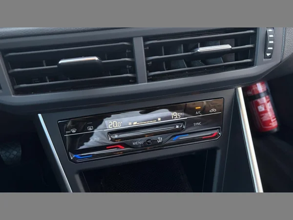 VOLKSWAGEN Polo (2024) — foto 5 van 13