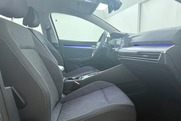 Volkswagen Golf VIII (2024) — foto 16 van 18