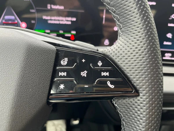 AUDI Q6 e-tron (2025) — foto 5 van 24