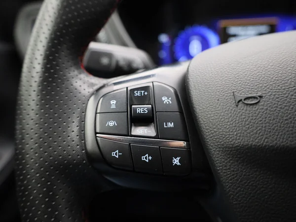 Ford Kuga (2022) — foto 14 van 49