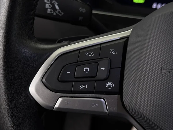 VOLKSWAGEN Tiguan (2022) — foto 9 van 29