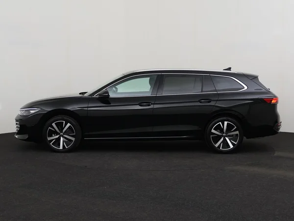 VOLKSWAGEN Passat SW (2025) — foto 14 van 19