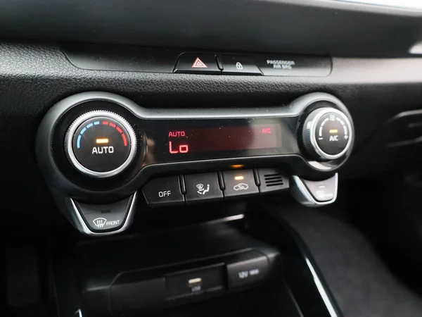 Kia Stonic (2021) — foto 16 van 35