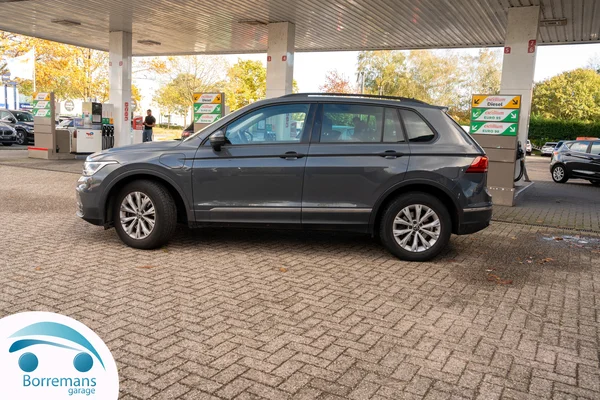 Volkswagen Tiguan (2023) — foto 46 van 48