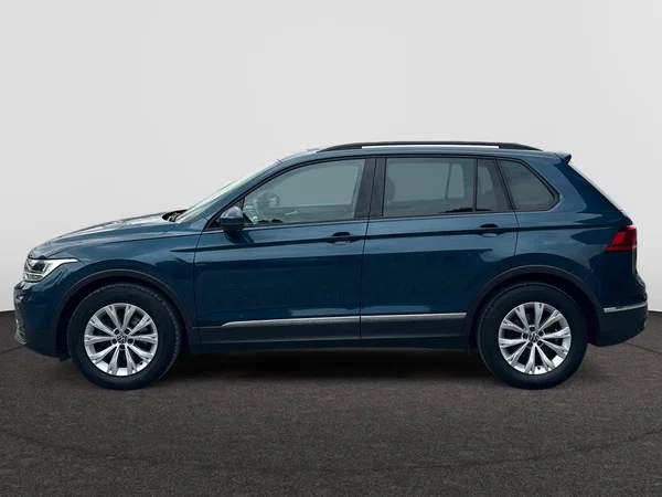 VOLKSWAGEN Tiguan (2023) — foto 10 van 18