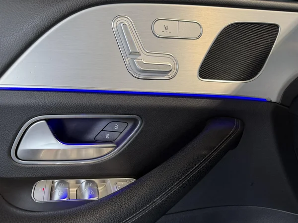 Mercedes-Benz GLE (2021) — foto 3 van 23