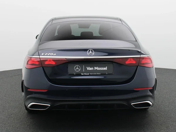 Mercedes-Benz E-Klasse (2024) — foto 18 van 22