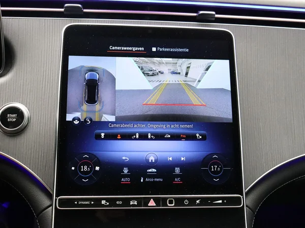 Mercedes-Benz EQE (2023) — foto 8 van 27