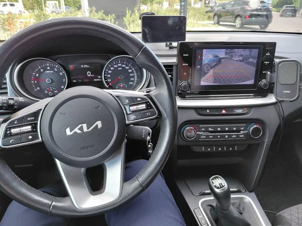 Kia cee'd (2022) — foto 4 van 19