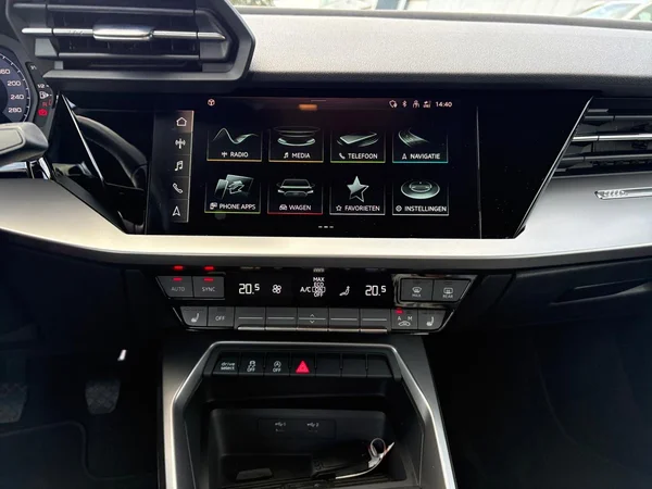 AUDI A3 Sportback (2023) — foto 5 van 24