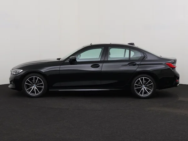 BMW 320 (2021) — foto 12 van 29
