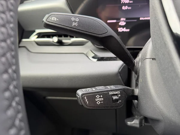 AUDI Q6 e-tron (2025) — foto 6 van 24