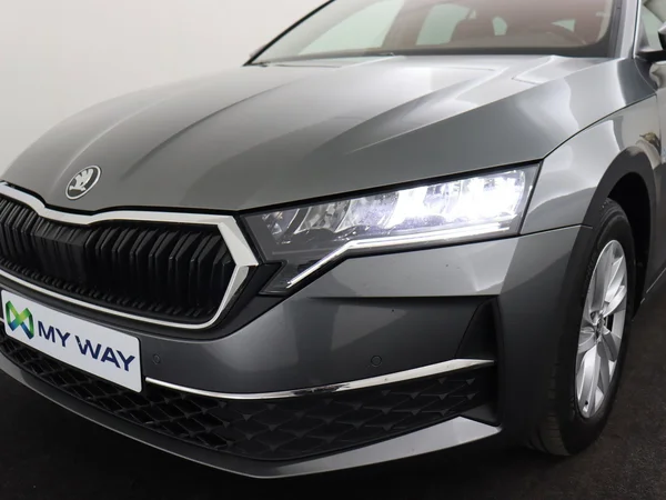 SKODA Octavia Combi (2024) — foto 8 van 18