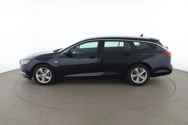 Opel Insignia Sports Tourer (2019) — foto 9 van 16