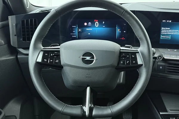 Opel Astra Sports Tourer (2025) — foto 2 van 17