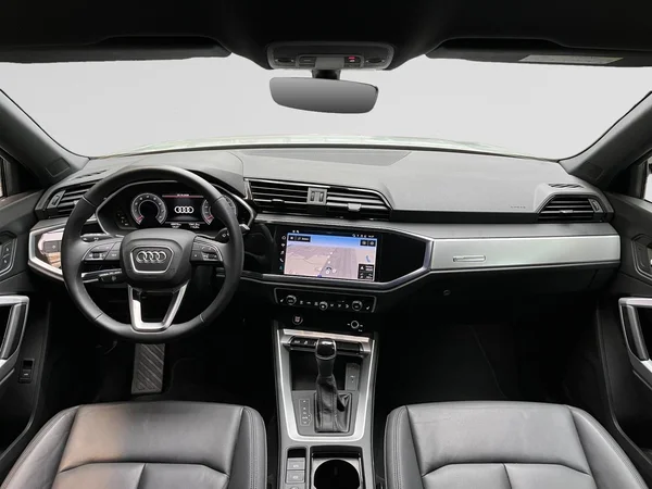 AUDI Q3 Sportback (2024) — foto 14 van 20